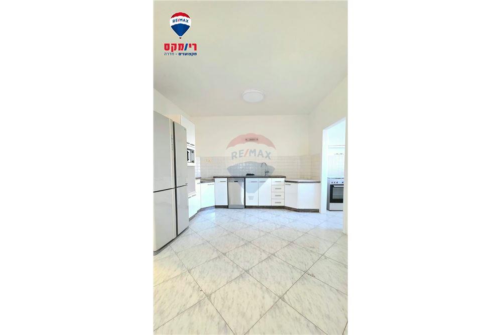 Apartment for Sale in Hadera - Image 2