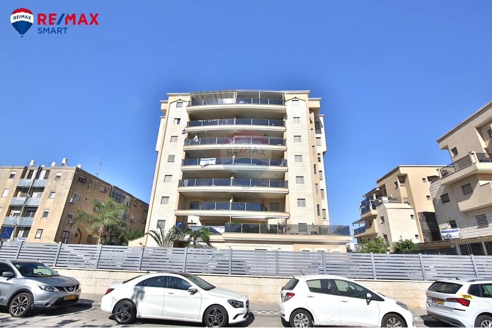 Apartment for Sale in קרית אתא - Image 1