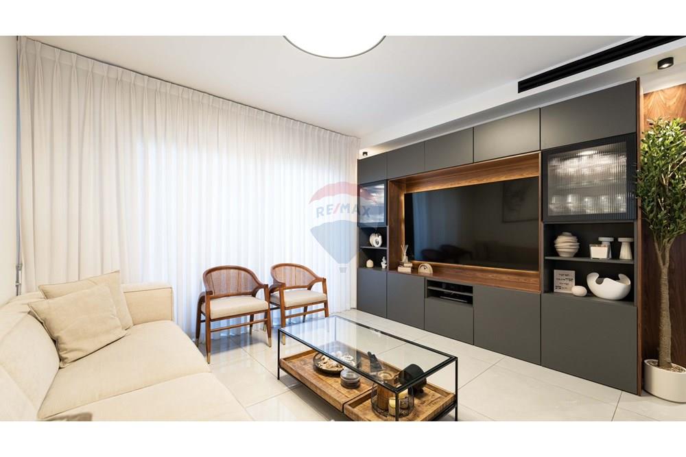 Apartment for Sale in Hadera - Image 4