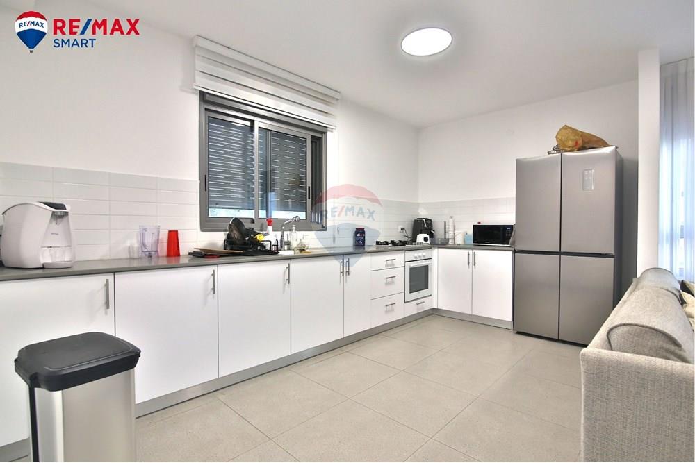 Apartment for Sale in קרית מוצקין - Image 7