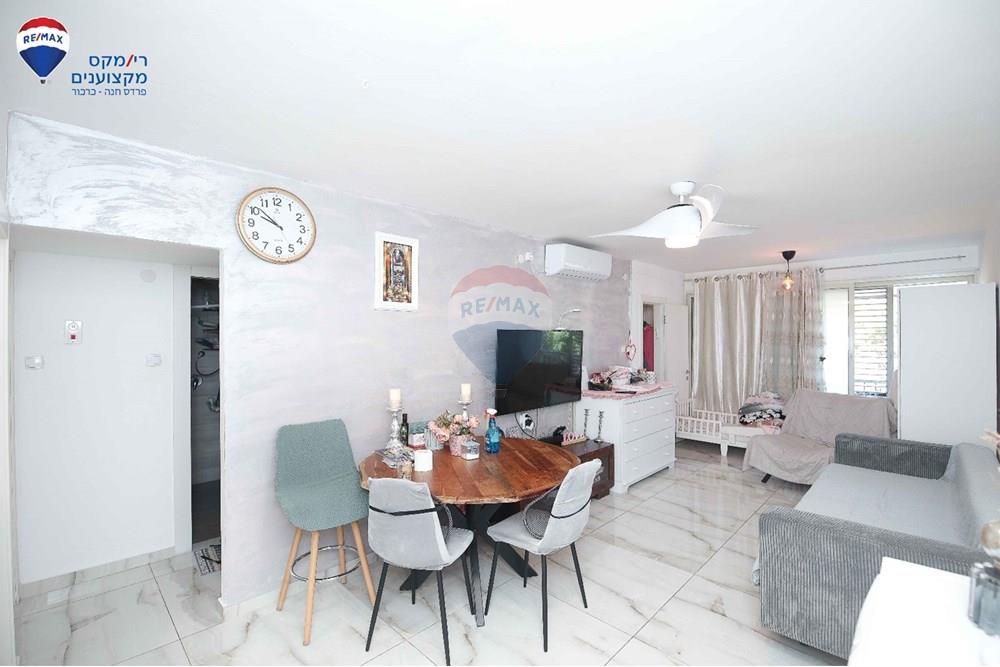 Apartment for Sale in בינימינה - Image 2