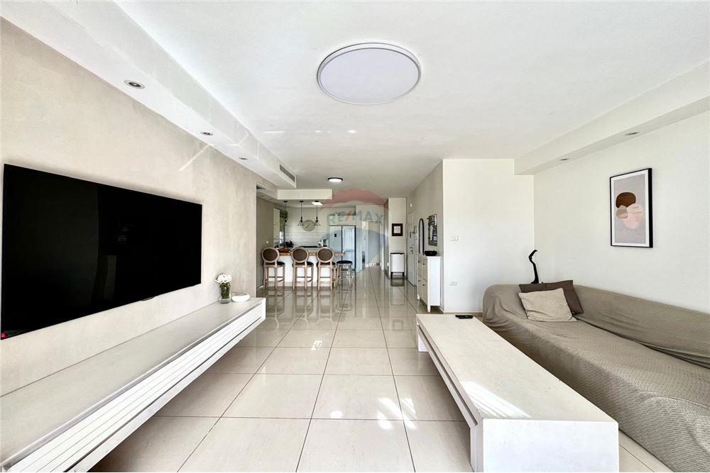 Apartment for Sale in Netanya - Image 4