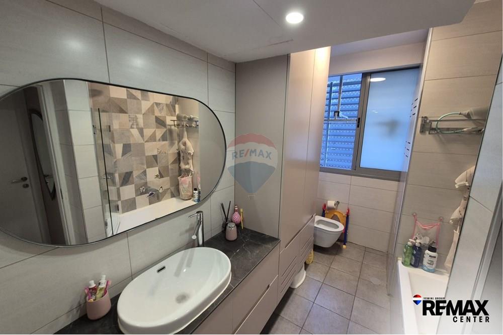 Apartment for Sale in Holon - Image 6