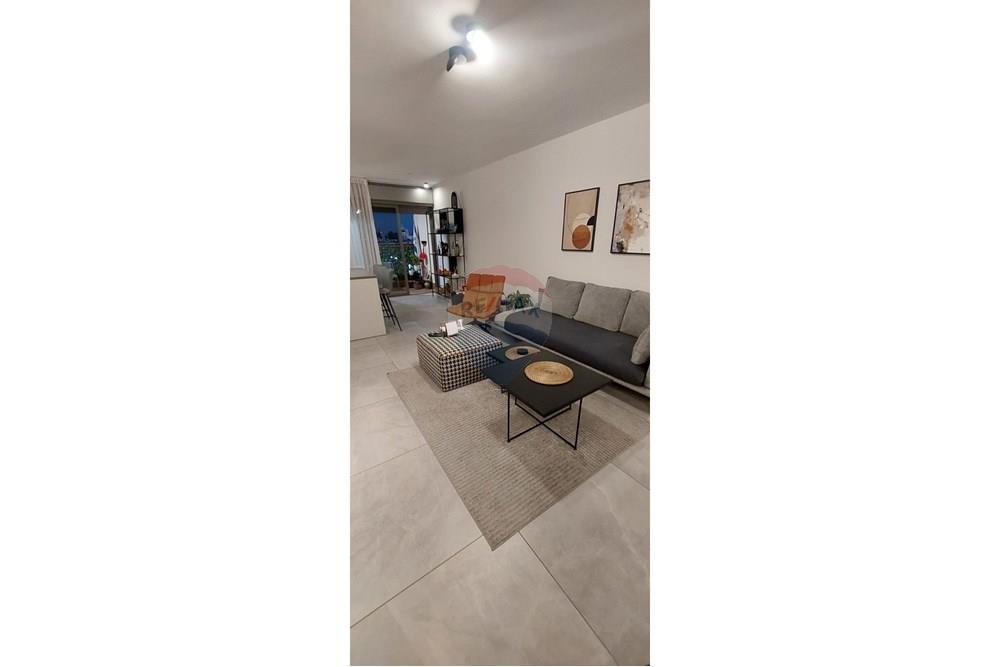 Apartment for Sale in Holon - Image 2