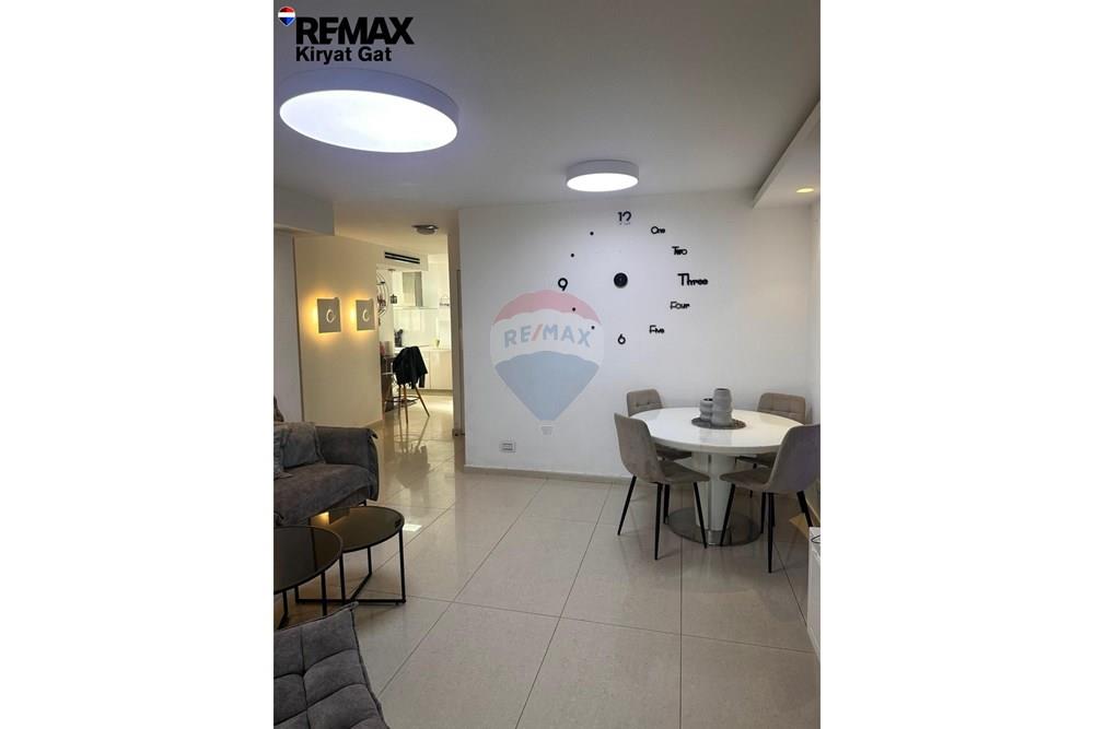 Apartment for Sale in קרית גת - Image 4