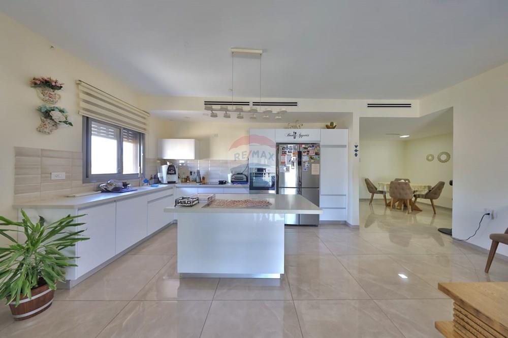 Apartment for Sale in קרית אתא - Image 2