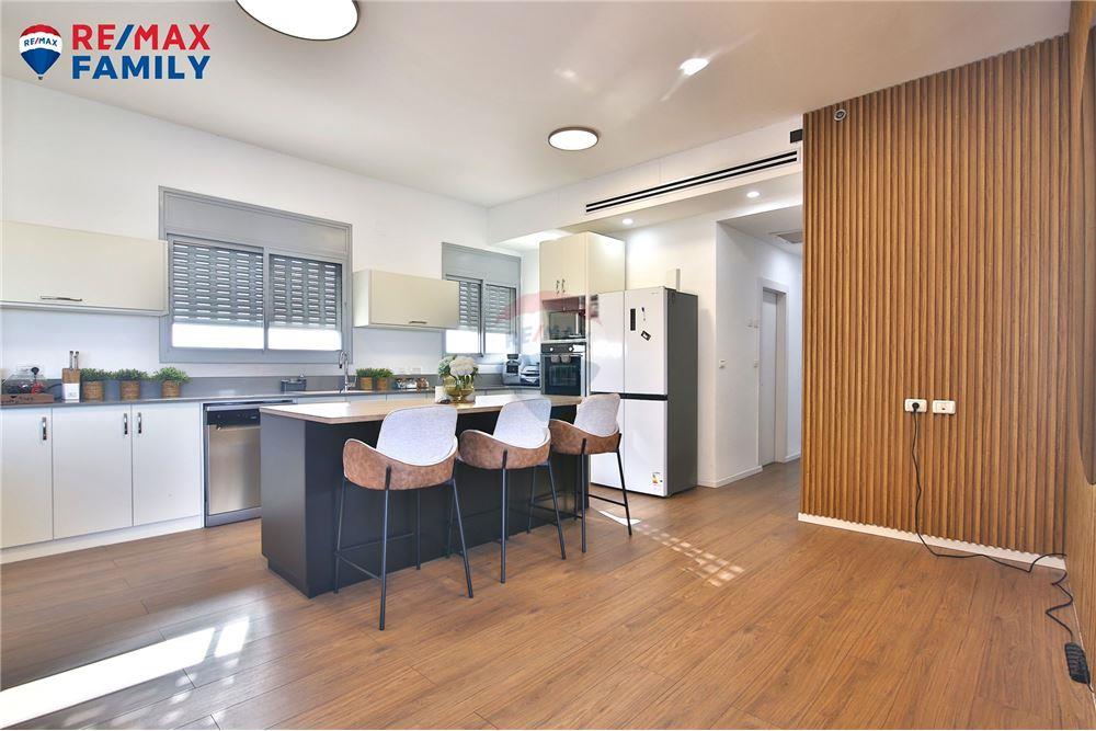 Apartment for Sale in קרית מוצקין - Image 3
