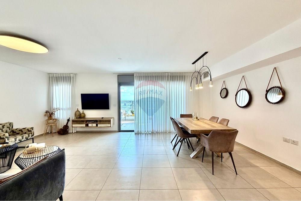 Apartment for Sale in Netanya - Image 2