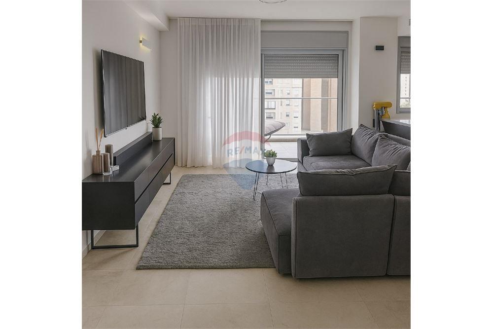 Apartment for Sale in Tel Aviv - Image 1