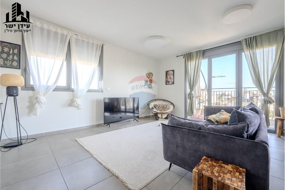 Apartment for Sale in Tel Aviv - Image 2