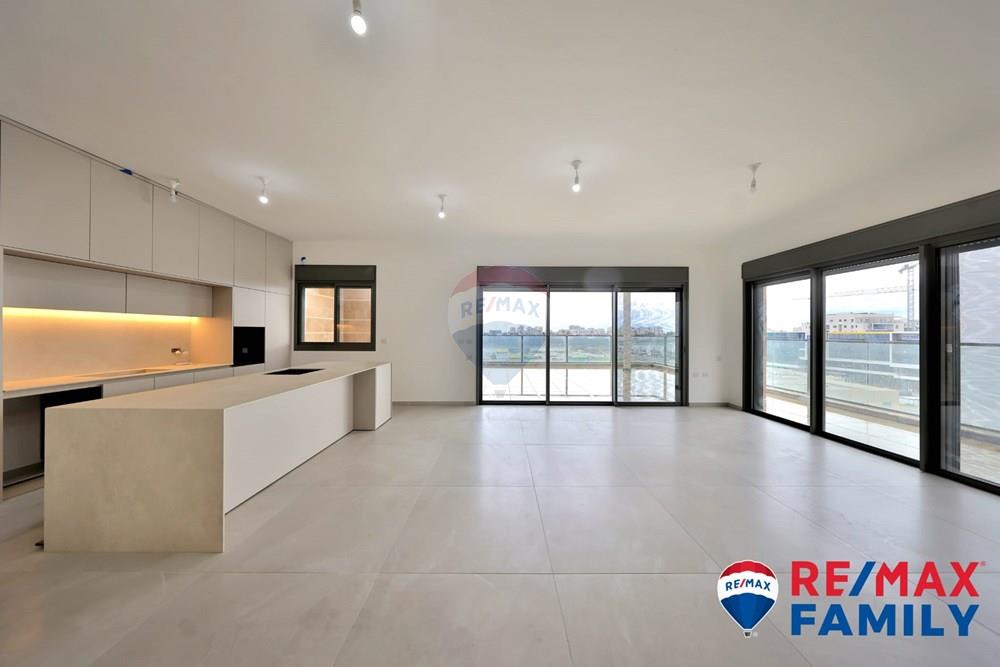 Apartment for Sale in קרית ביאליק - Image 1