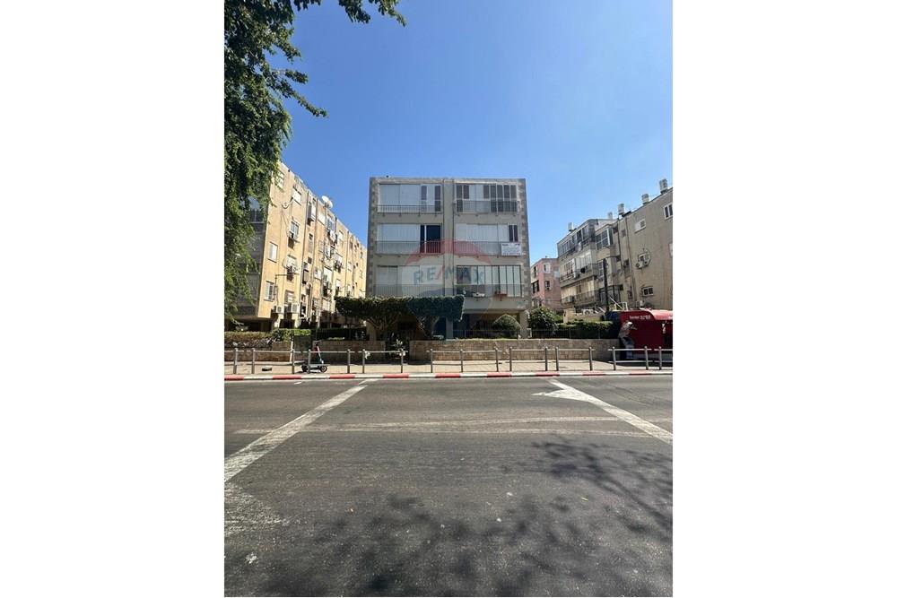 Apartment for Sale in Bat Yam - Image 5