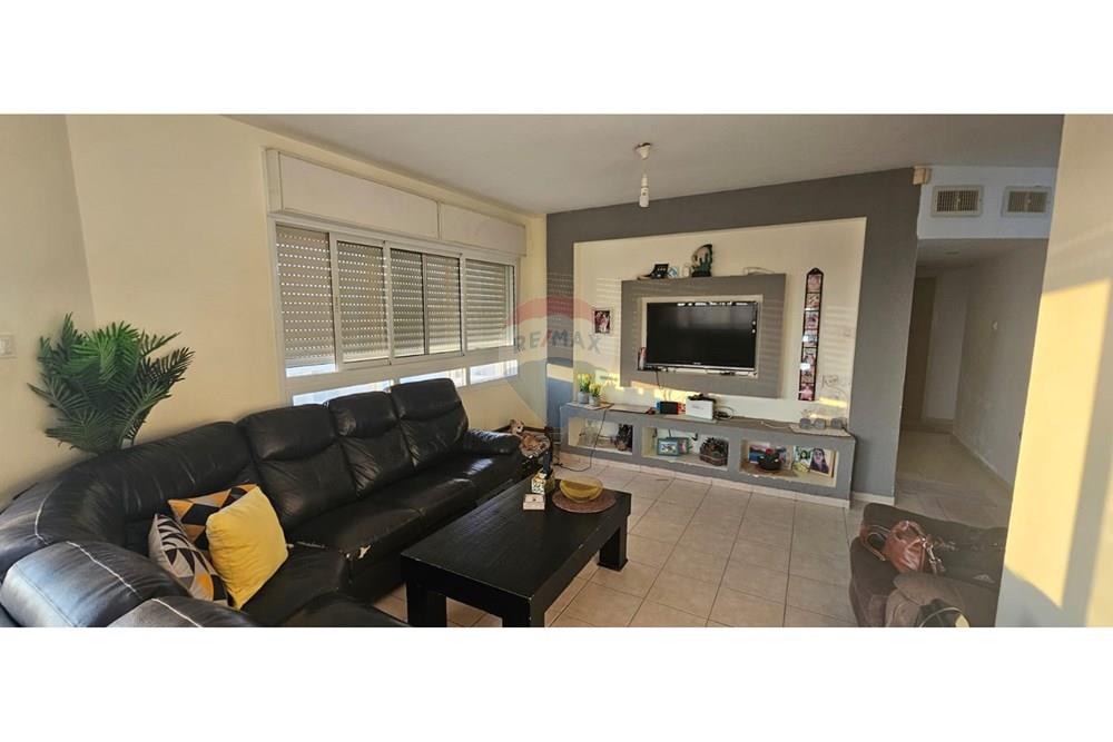 Apartment for Sale in Beer Sheva - Image 1