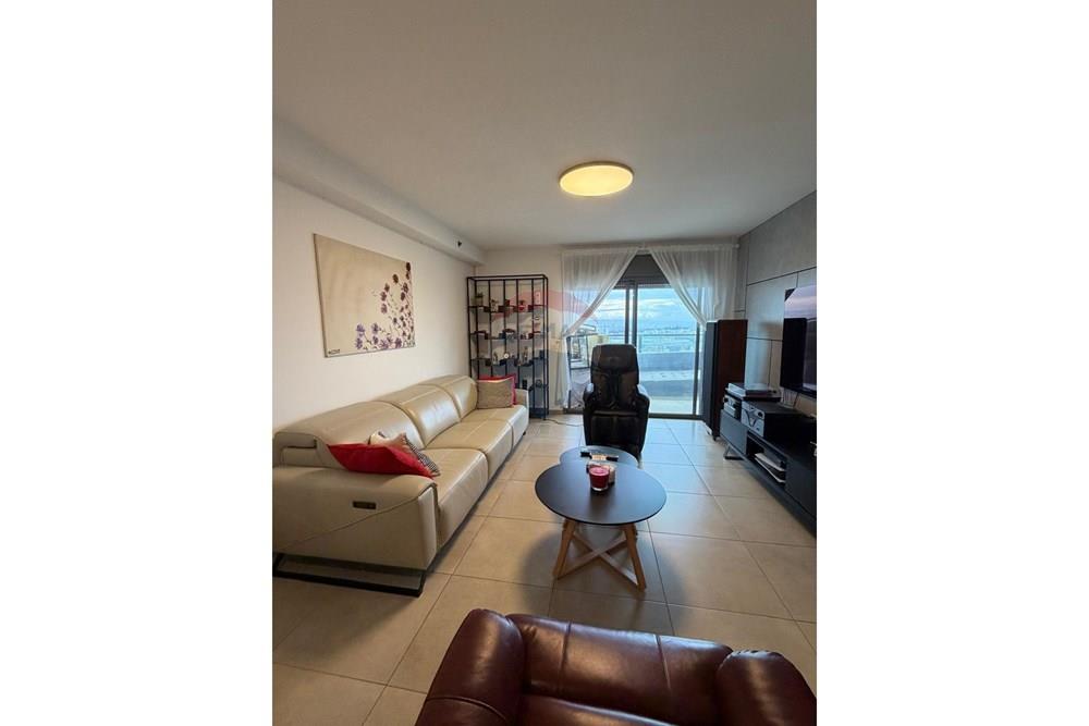 Apartment for Sale in קרית מוצקין - Image 1