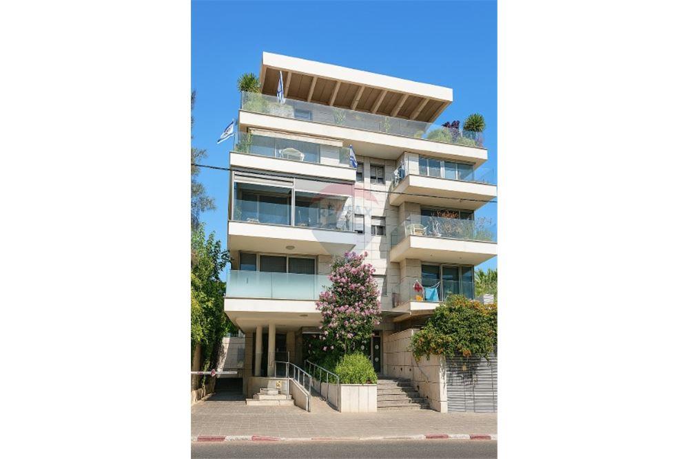 Apartment for Sale in Herzliya - Image 1