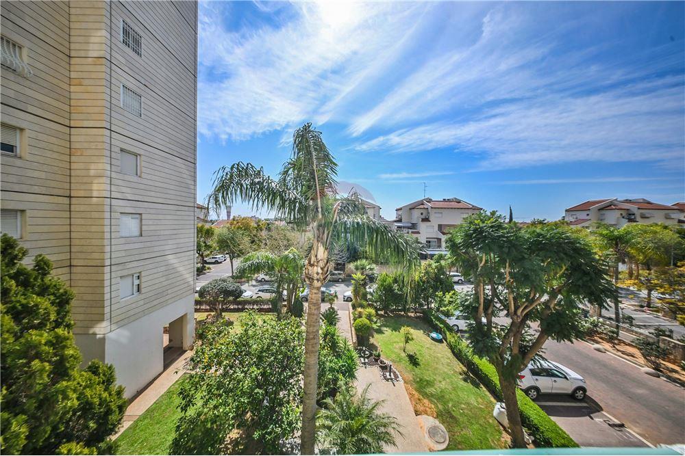 Apartment for Sale in Or Yehuda - Image 7