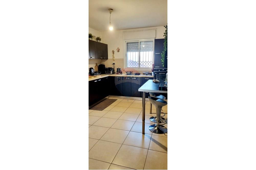 Apartment for Sale in Ma'ale Adumim - Image 6