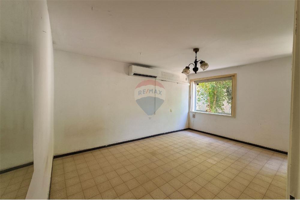 Apartment for Sale in Tel Aviv - Image 2