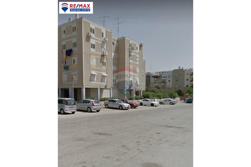 Apartment for Sale in קרית גת - Image 1