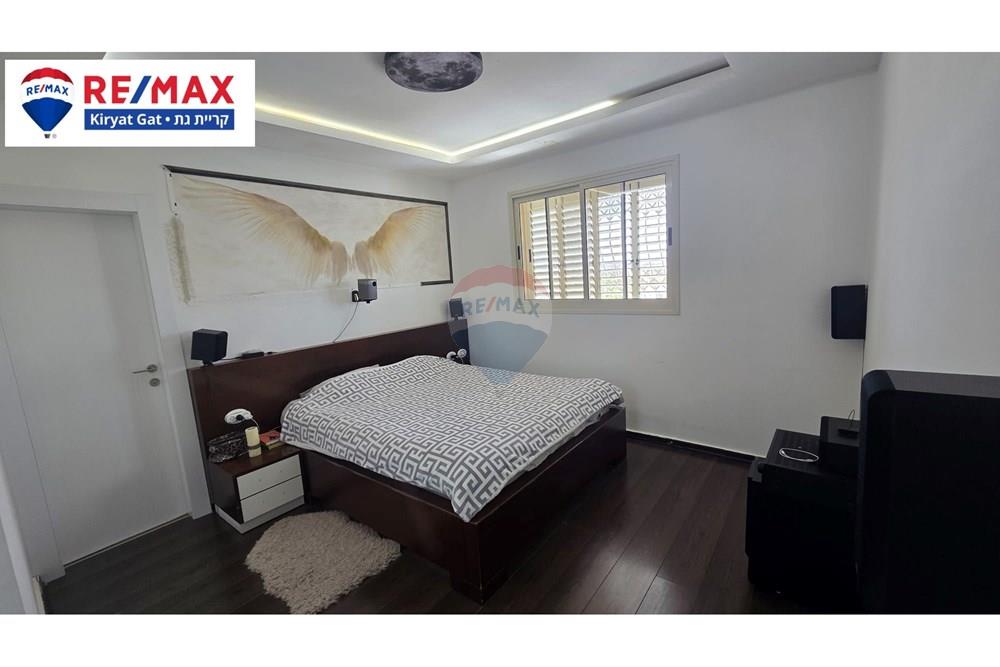 Apartment for Sale in קרית גת - Image 5