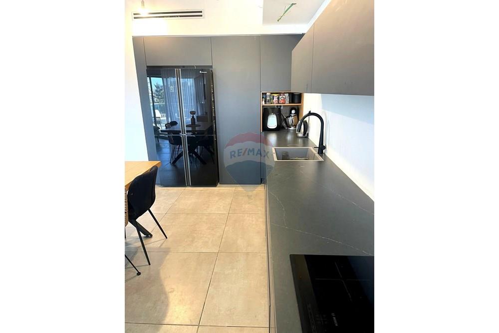 Apartment for Sale in Ra'anana - Image 1