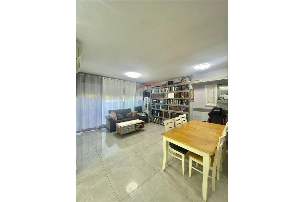 Apartment for Sale in Tel Aviv - Image 1