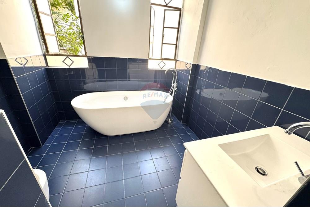 Apartment for Sale in Tel Aviv - Image 4