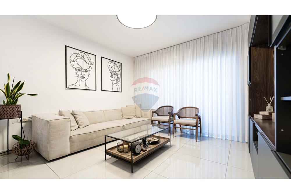 Apartment for Sale in Hadera - Image 3