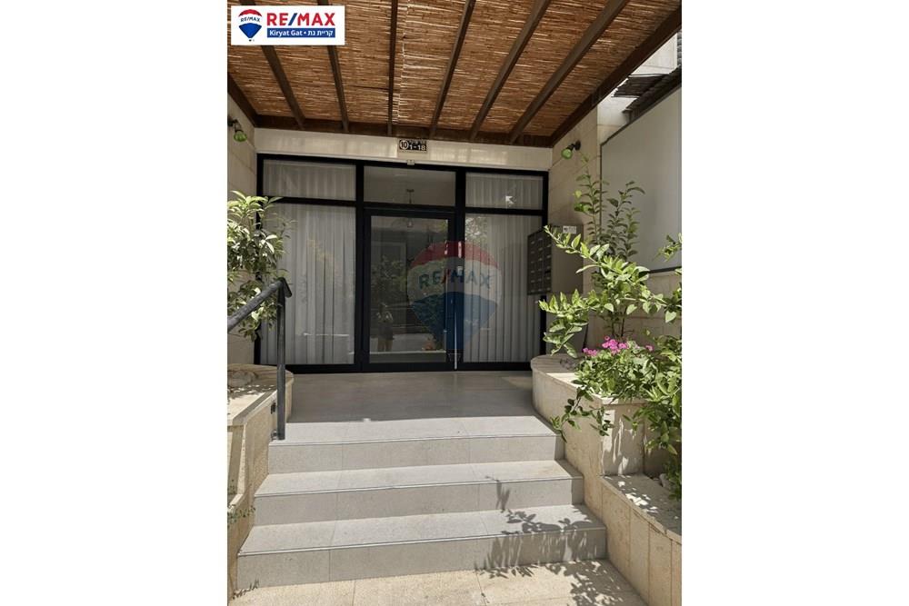 Apartment for Sale in קרית גת - Image 7