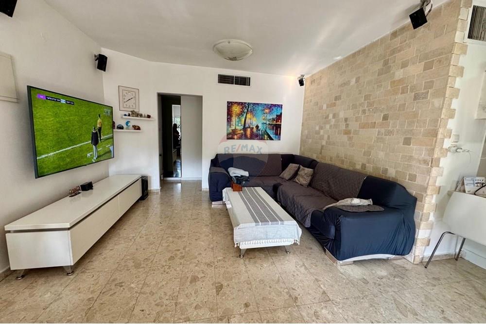 Apartment for Sale in Tel Aviv - Image 1
