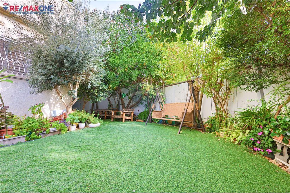 Apartment for Sale in Kfar Saba - Image 2