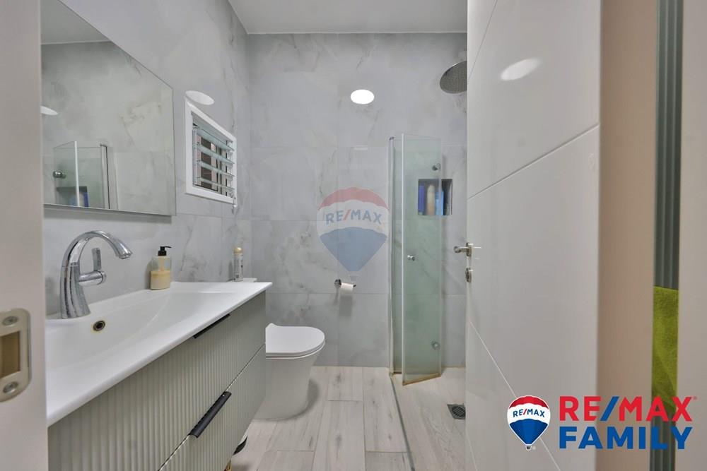 Apartment for Sale in Kiryat Yam - Image 6