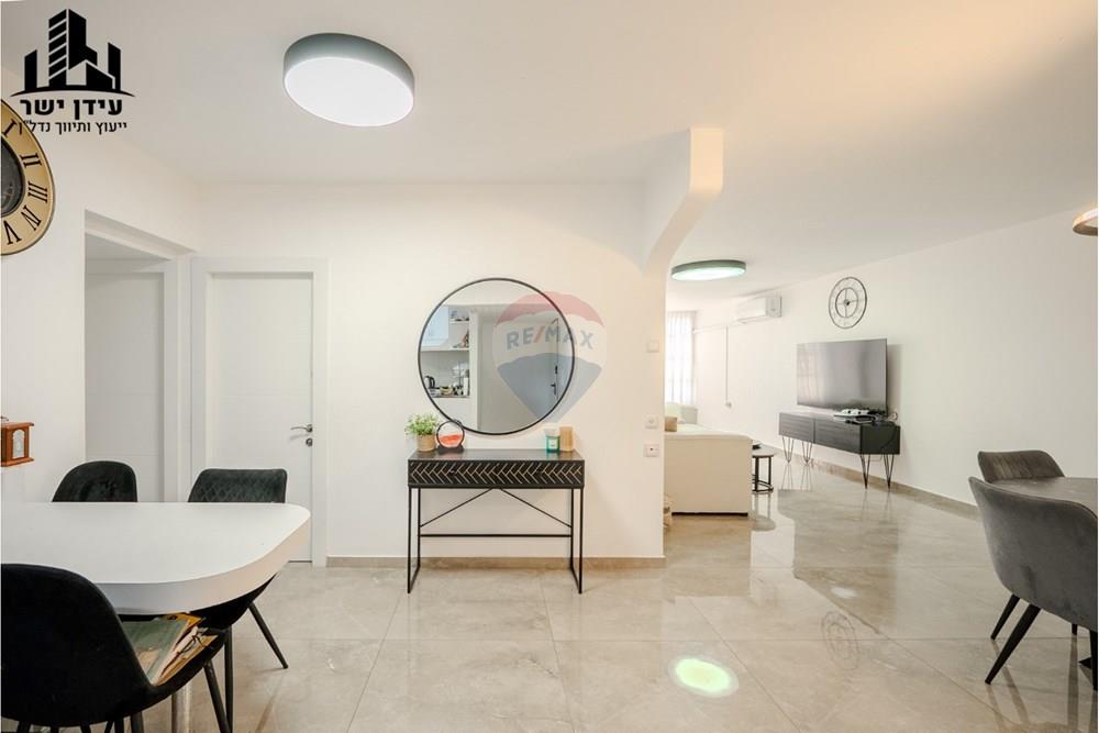 Apartment for Sale in Tel Aviv - Image 3