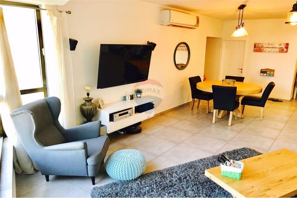Apartment for Sale in Ramat Gan - Image 2