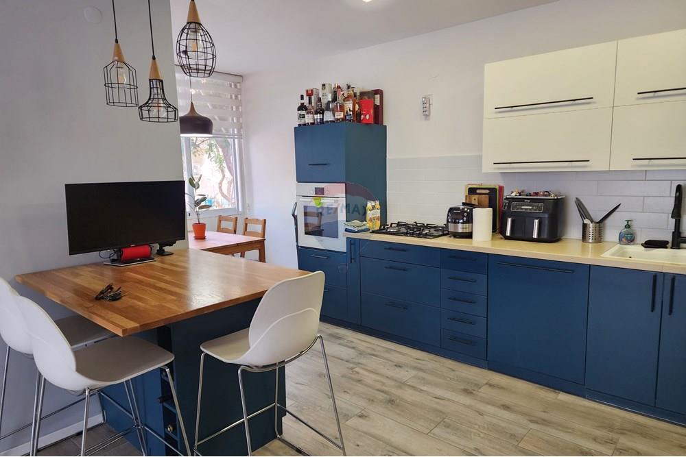 Apartment for Sale in Petah Tikva - Image 1