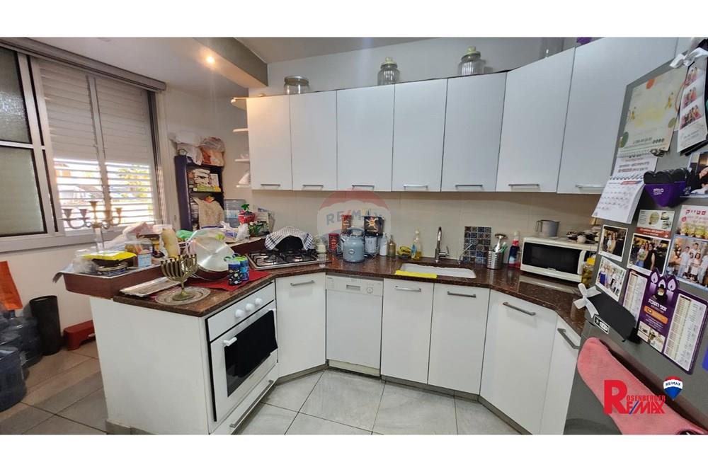 Apartment for Sale in Holon - Image 4