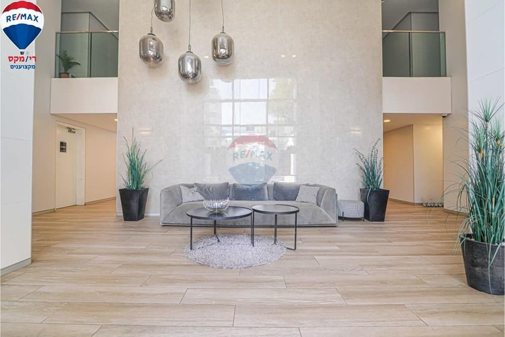 Apartment for Sale in Hadera - Image 1