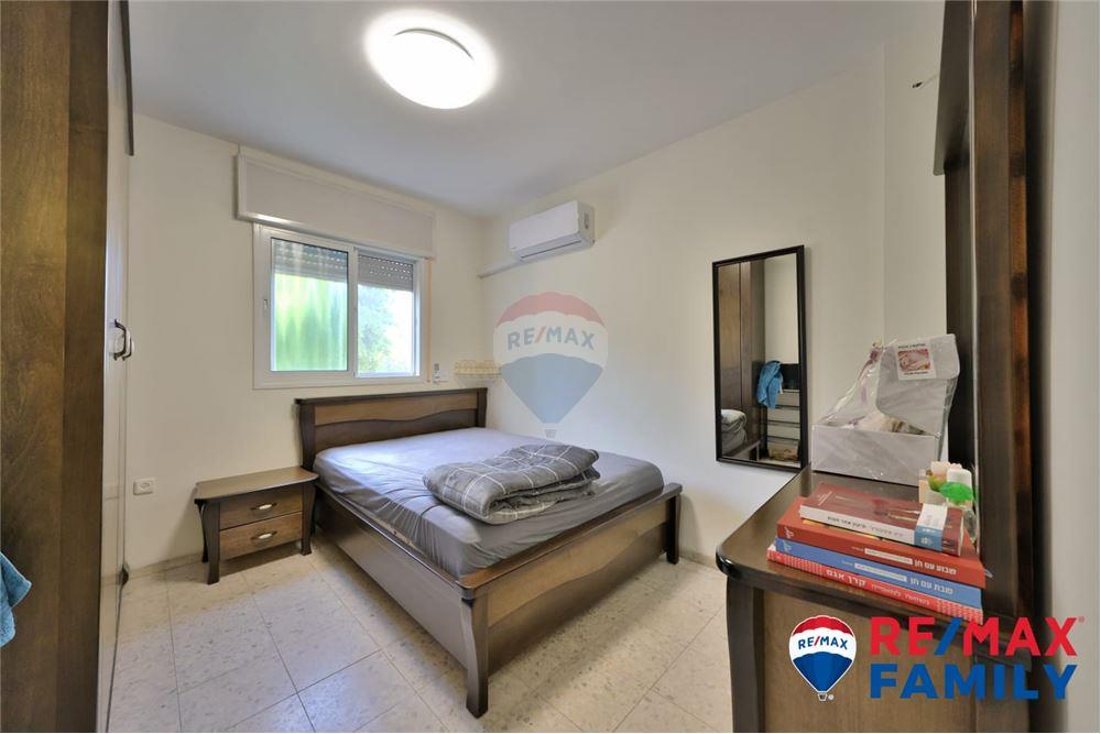 Apartment for Sale in Kiryat Yam - Image 7