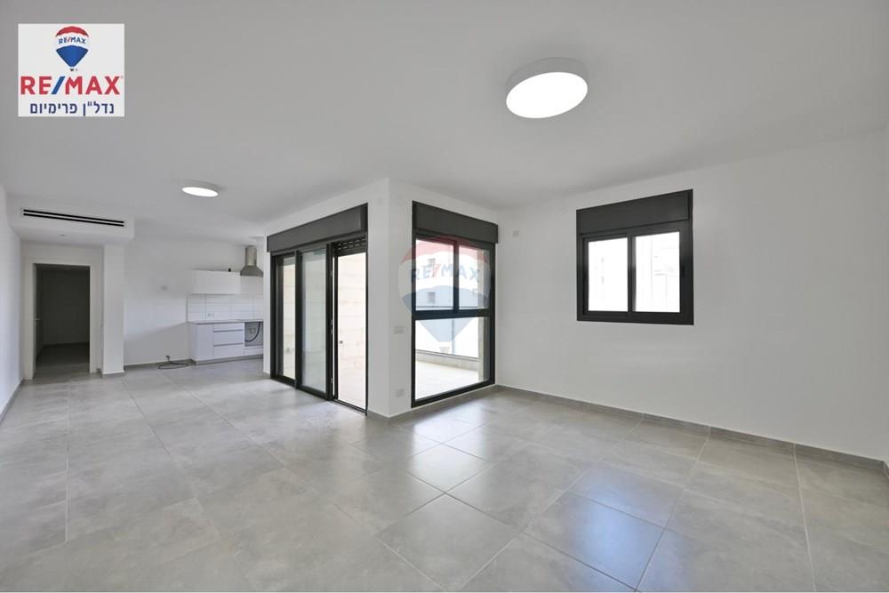 Apartment for Sale in שוהם - Image 2