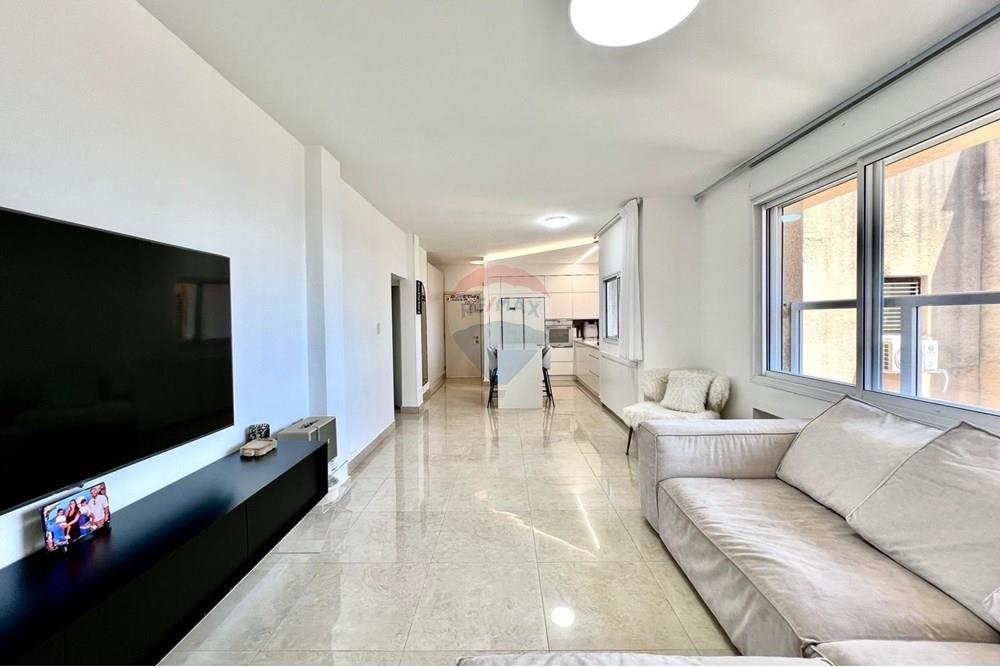 Apartment for Sale in Netanya - Image 2