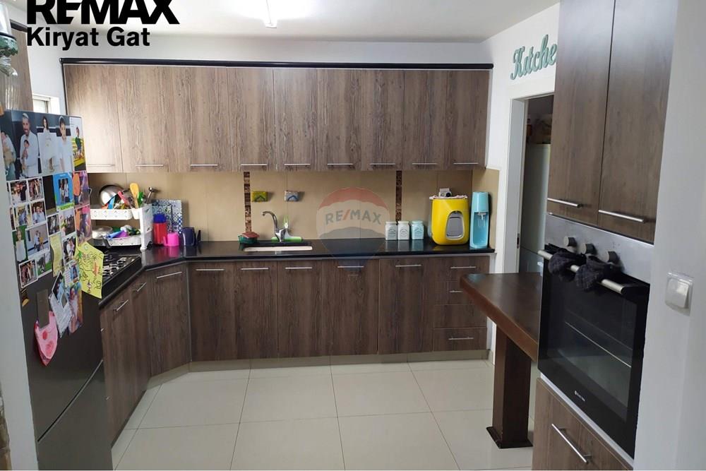 Apartment for Sale in קרית גת - Image 2