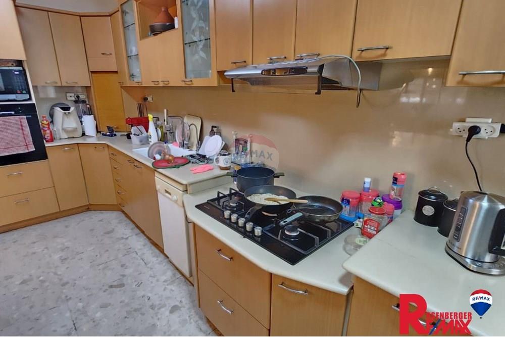 Apartment for Sale in Rishon LeZion - Image 4