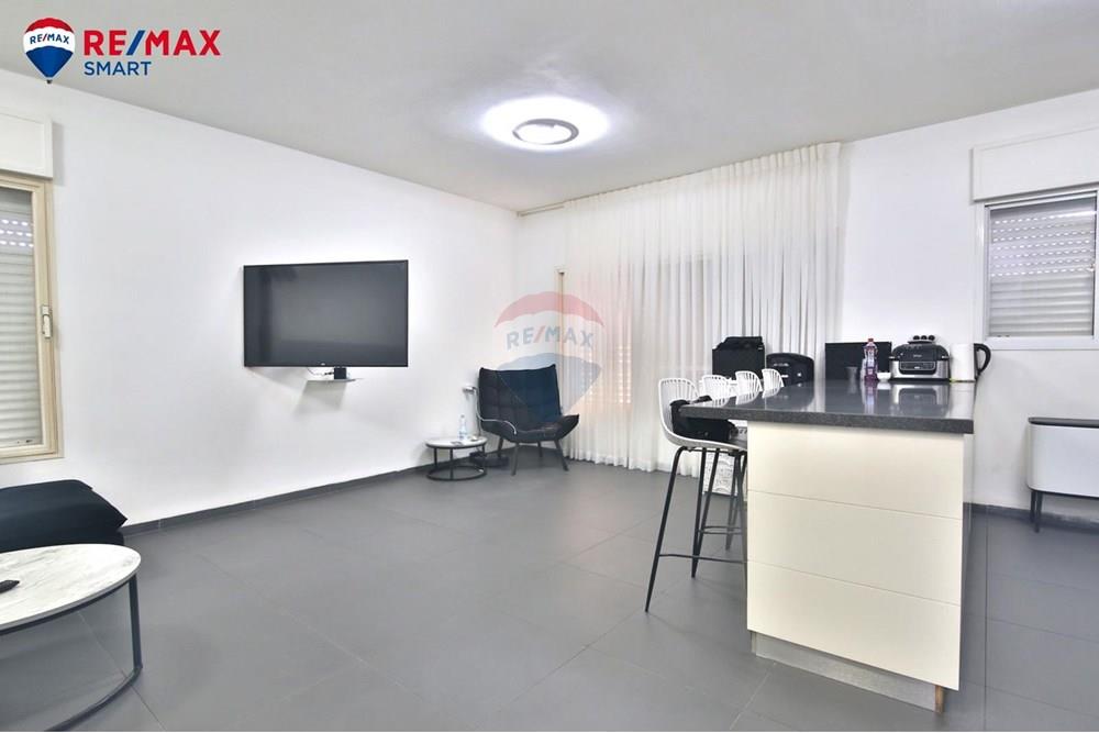 Apartment for Sale in קרית מוצקין - Image 4