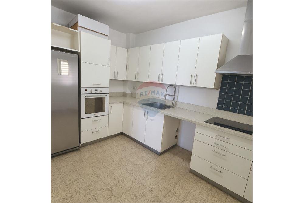 Apartment for Sale in Tel Aviv - Image 3