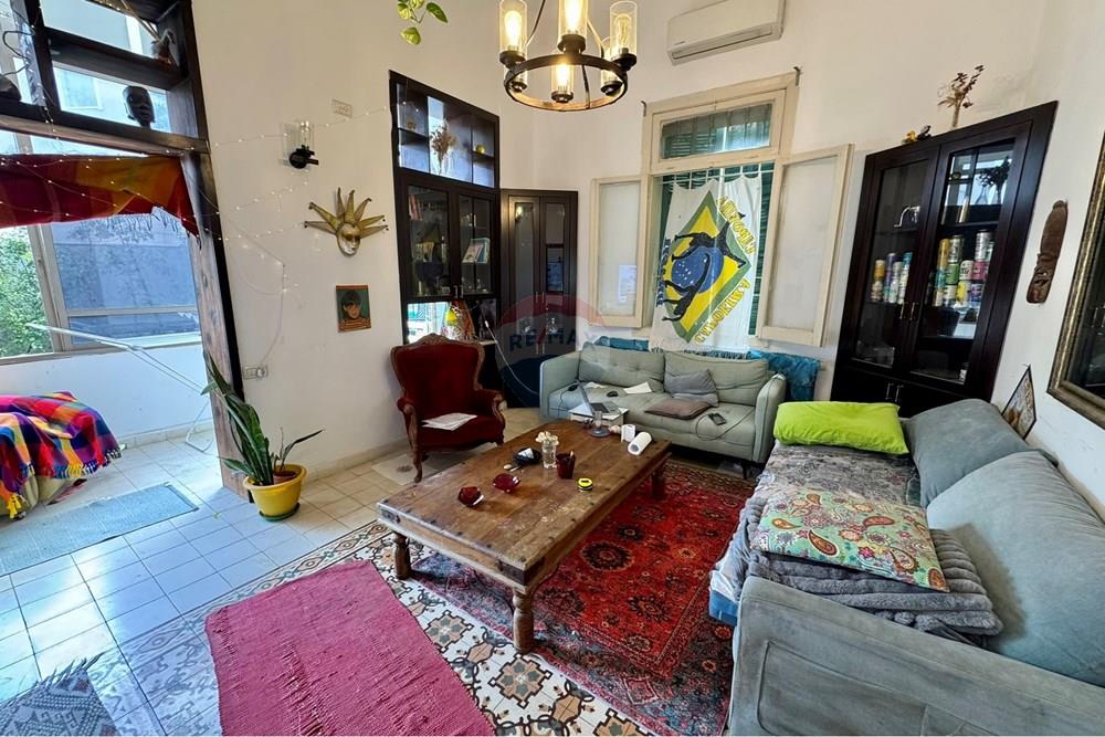 Apartment for Sale in Tel Aviv - Image 1