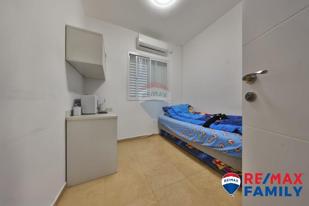 Apartment for Sale in Kiryat Yam - Image 4
