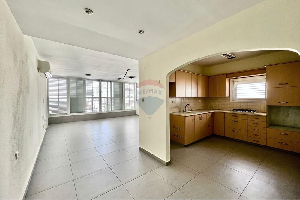 Apartment for Sale in Netanya - Image 2