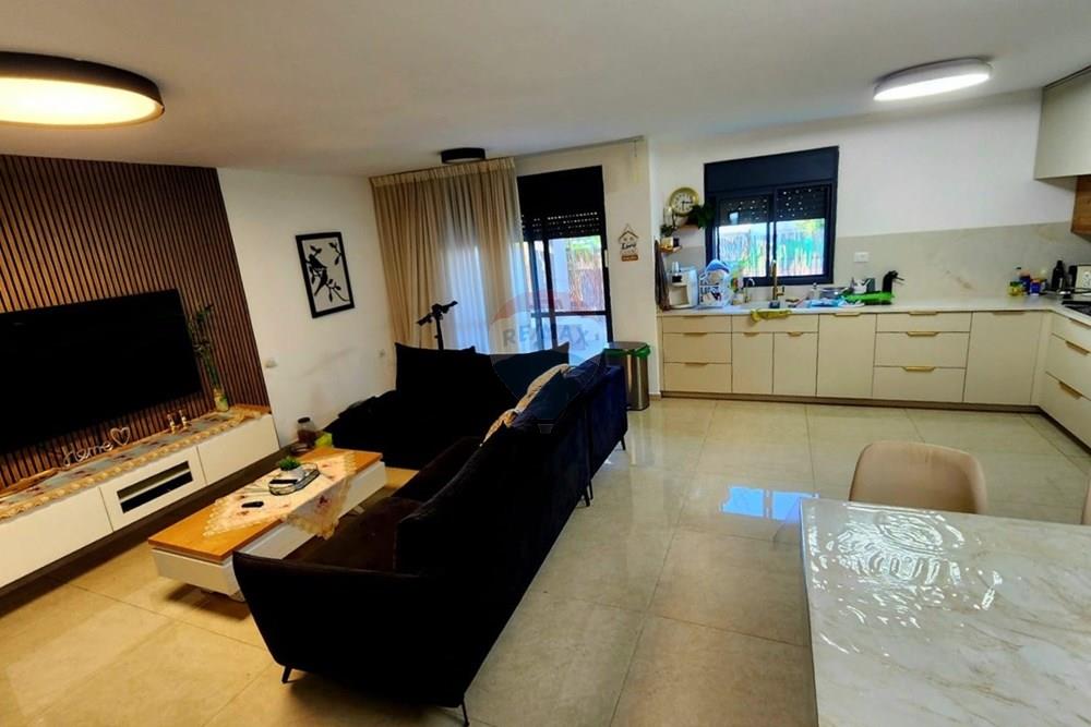 House for Sale in Sderot - Image 2