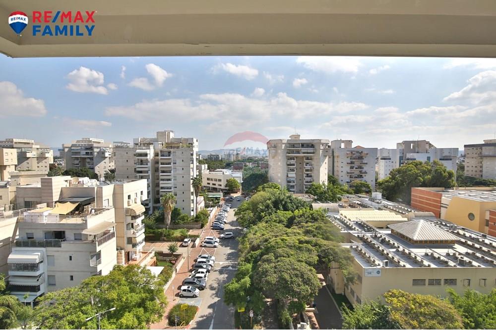 Apartment for Sale in קרית מוצקין - Image 2