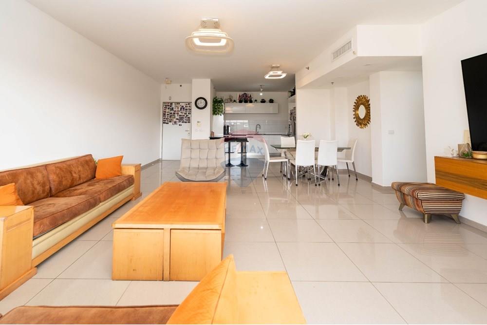 Apartment for Sale in Netanya - Image 2